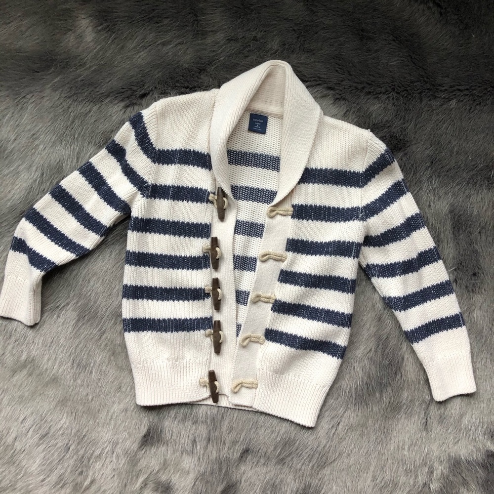 Gap sweater